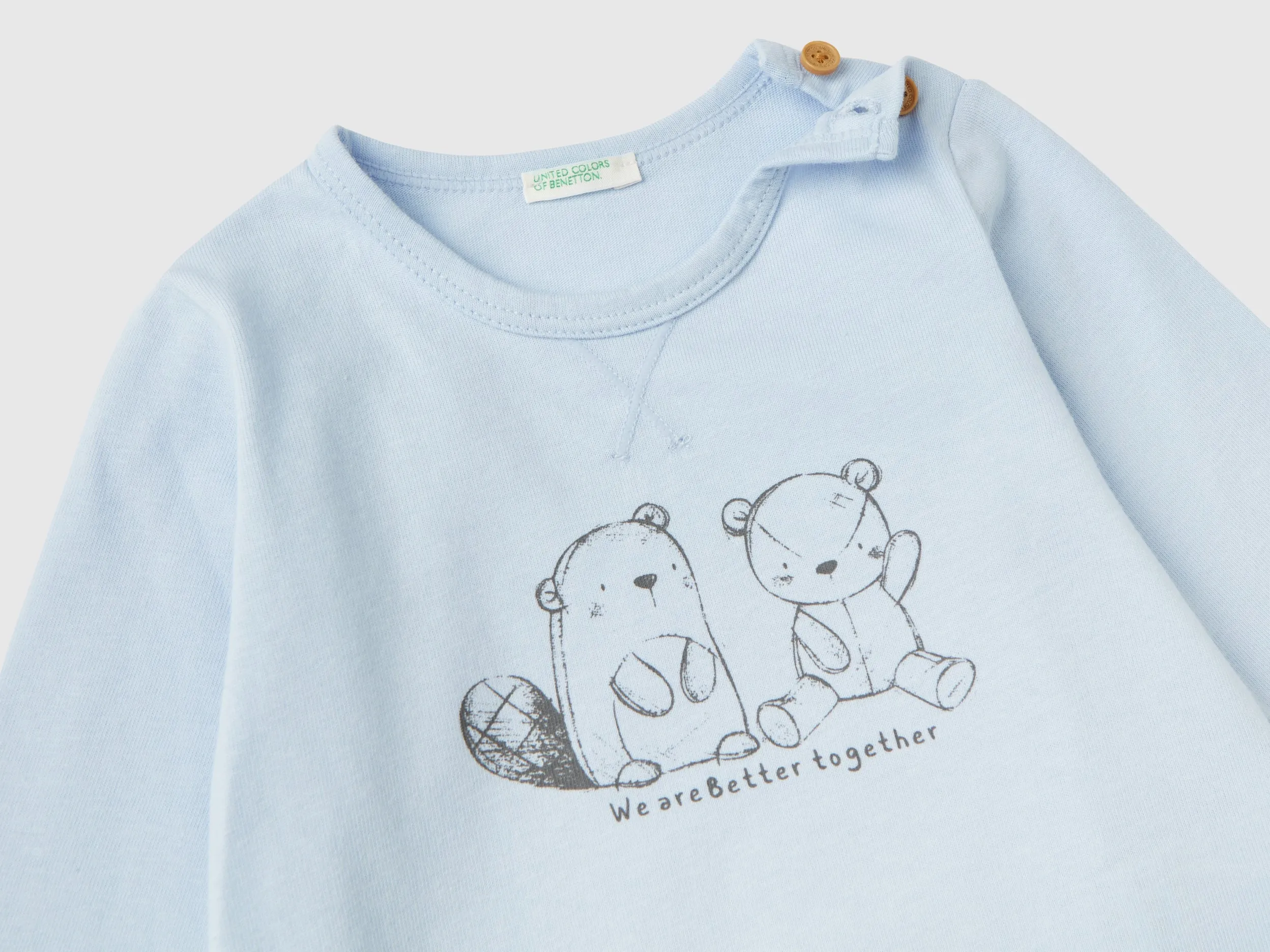 Warm t-shirt and trousers outfit